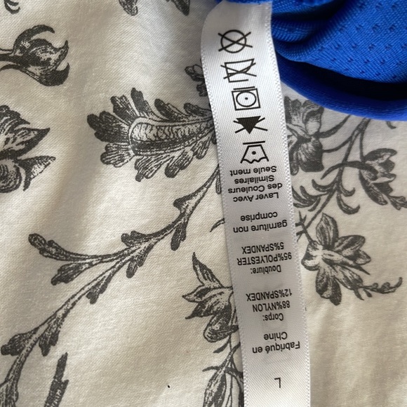 Sport bra activewear. Saina brand . Size L. Color red activer we have more color - Picture 11 of 11